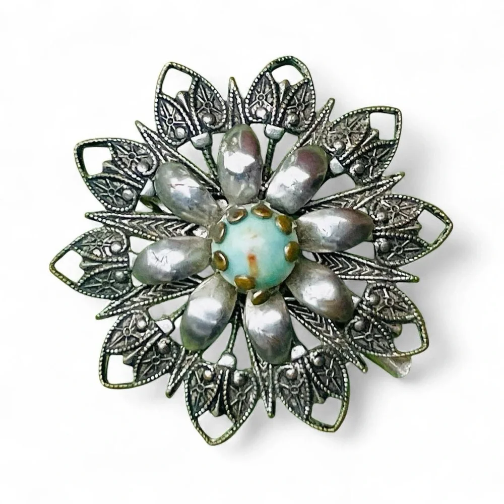 Vintage Silver and Blue Cabochon Brooch With Elegant Filigree